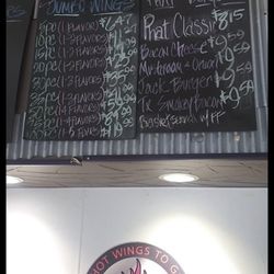 Phat Matts Wings & Fish - Jumbo wings advertised and the wings barely had meat on them.