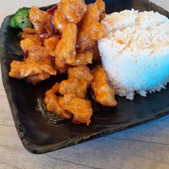Noodles & Dumplings - General Tso chicken - Noodles Near Me - El Paso, Texas Noodles & Dumplings - General Tso chicken - Noodles Near Me - El Paso, Texas