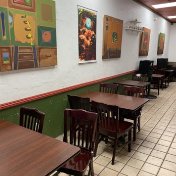 i Pizza - Inside is nice and covered with art on the walls - Pizza Near Me - Newark, California