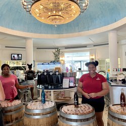 Topper's Restaurant & Bar - Tasting Area