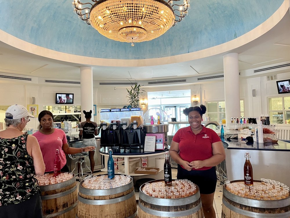 Topper's Restaurant & Bar