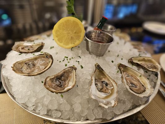 H&W Steakhouse by null