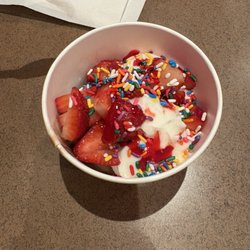 Razberrys Yogurt