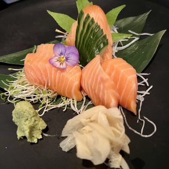 Tatsumi - Ora salmon sashimi - Japanese Near Me - Queenstown, OTA