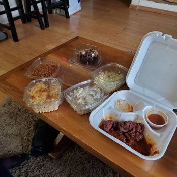 High On The Hog - a table full of food - Food Trucks Near Me - Albany, Oregon
