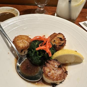 Umi Sake House - SEARED SCALLOPS* lightly seared scallops, blanched spinach, hijiki vinaigrette - Sushi Bars Near Me - Seattle, Washington Umi Sake House - SEARED SCALLOPS* lightly seared scallops, blanched spinach, hijiki vinaigrette - Sushi Bars Near Me - Seattle, Washington