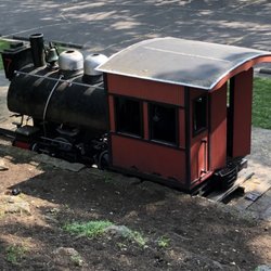Ernest Warther Museum & Gardens - Train on the museum grounds
