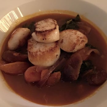 Black Sheep Bistro - Scallops with spinach and chorizo stew (appetizer) - British Near Me - Glasgow, GLG
