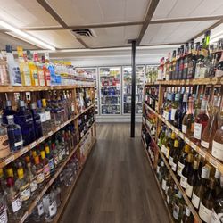 Brown's Liquors and Deli