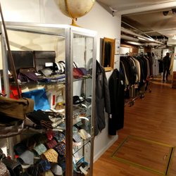 Gentlemen's Resale - Miscellaneous items.