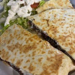 3 Caminos Tienda Y Taqueria - Quesadilla