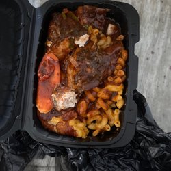 Caribbean Finger’lickin - Jerk Chicken with Mac and Cheese Lunch Special