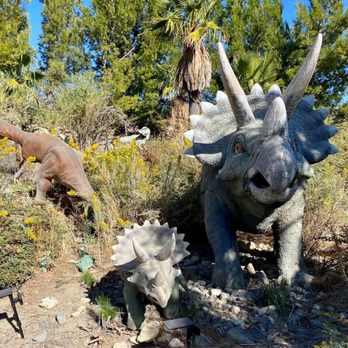 Cabazon Dinosaurs - Museums Near Me - Cabazon, California