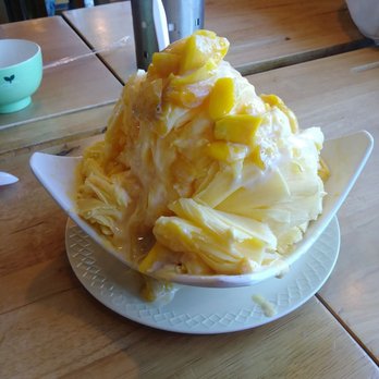 Class 302 Cafe - Mango mochi shaved ice bowl...about 8 servings for $8! - Taiwanese Near Me - Cerritos, California