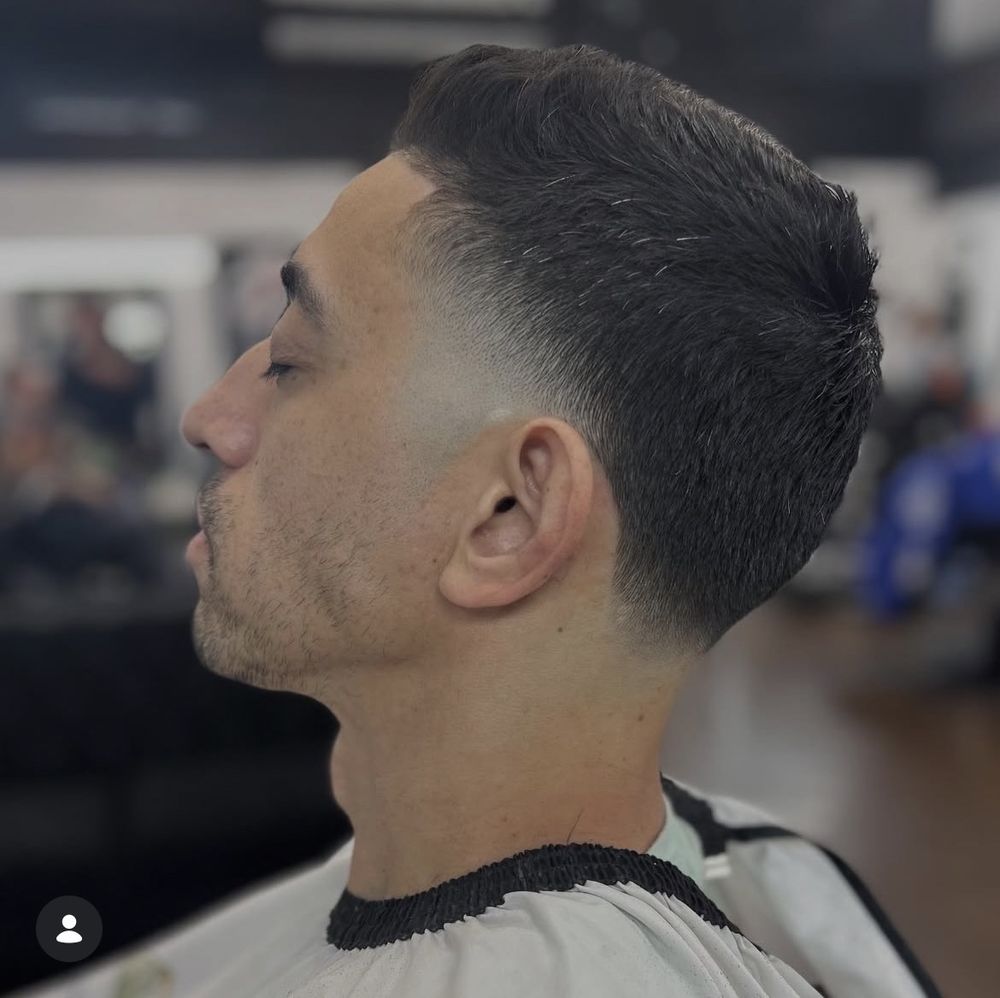 Johnny The Barber Logo