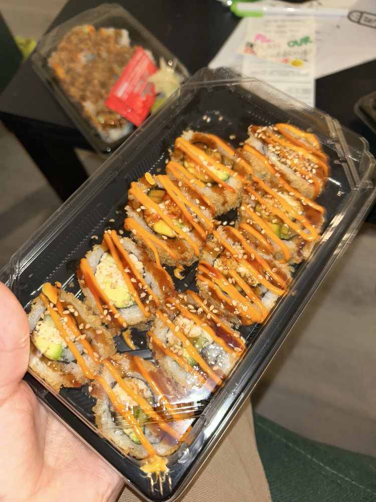 Food from Yoshi Sushi