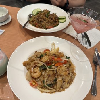 Chao Phra Ya - Thai Near Me - Herndon, Virginia
