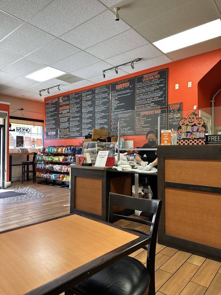Lou's Cafe
