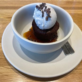 True Food Kitchen - Chocolate flourless cake - New American Near Me - Austin, Texas True Food Kitchen - Chocolate flourless cake - New American Near Me - Austin, Texas