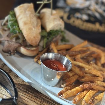 The Foundry Grill - American Near Me - Sundance, Utah