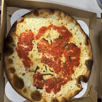 Lee's Tavern - Margerita pie (Large) - Pizza Near Me - Staten Island, New York