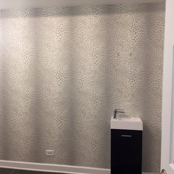 Renaissance Rooms Wallpapering - Smooth and pattern perfectly lined up at the seams. - Wallpapering Near Me