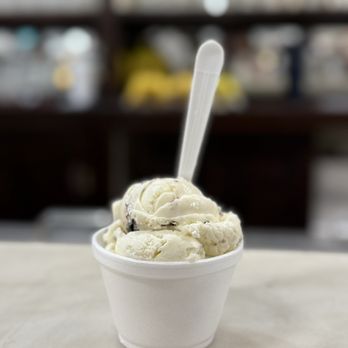 La King's Confectionery - one scoop Cookies & Cream! - Ice Cream & Frozen Yogurt Near Me - Galveston, Texas La King's Confectionery - one scoop Cookies & Cream! - Ice Cream & Frozen Yogurt Near Me - Galveston, Texas