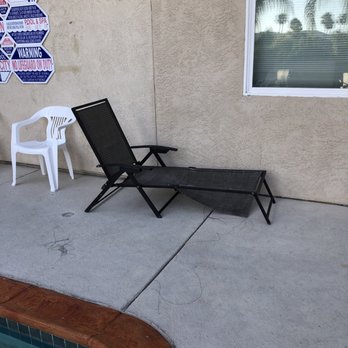 Holiday Inn Express Temecula - Broken lounge chair - Hotels Near Me - Temecula, California