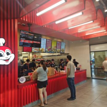Jollibee - Front service with kiosks off to the side - Fast Food Near Me - Roseville, California Jollibee - Front service with kiosks off to the side - Fast Food Near Me - Roseville, California
