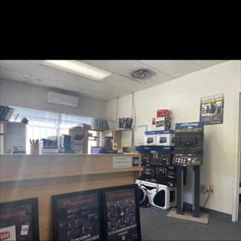 Car Spa Dealer Services - Office desk - Car Stereo Installation Near Me - Arlington, Virginia Car Spa Dealer Services - Office desk - Car Stereo Installation Near Me - Arlington, Virginia