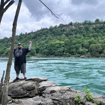 Whirlpool State Park - We made it down - Hiking Near Me - Niagara Falls, New York