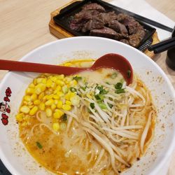 Ajisen Ramen - Tom Yum Steak || IG: @misspiggyeats