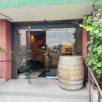 Le Vigne LA - the entrance to the winery - Wine Tasting Room Near Me - Vernon, California Le Vigne LA - the entrance to the winery - Wine Tasting Room Near Me - Vernon, California