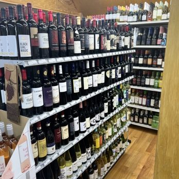 Fernandez Wine & Spirits - a wide selection of wines - Beer, Wine & Spirits Near Me - Dorchester, Massachusetts Fernandez Wine & Spirits - a wide selection of wines - Beer, Wine & Spirits Near Me - Dorchester, Massachusetts