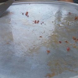 Empty X-large pizza tray.  Little bit of grease