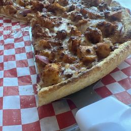 Butter chicken pizza Butter chicken pizza