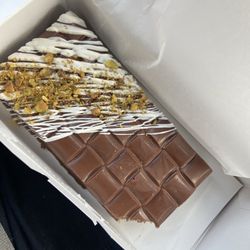 Rocky Mountain Chocolate Factory - Pistachio knafeh bar!