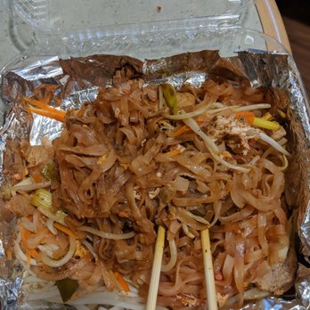 Thai Beer Restaurant - Pad Thai with pork - Thai Near Me - Salem, Oregon