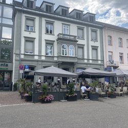 Oscar's - Close to the train station