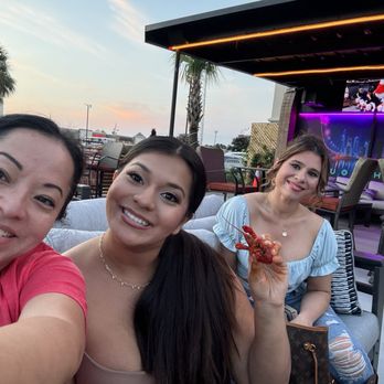 Fuma Dubai Hookah Lounge - Great ambience - Hookah Bars Near Me - Beaumont, Texas