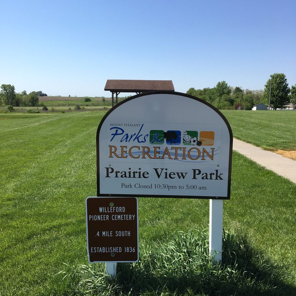 East Lake Park - East Lake path goes over to this little park on the other side of the interstate - Parks Near Me - Mount Pleasant, Iowa East Lake Park - East Lake path goes over to this little park on the other side of the interstate - Parks Near Me - Mount Pleasant, Iowa