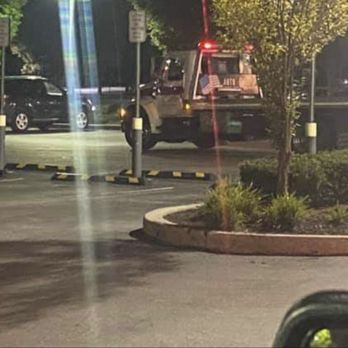 3D Roadside - Towing in progress as posted by community art night - Towing Near Me - Downingtown, Pennsylvania
