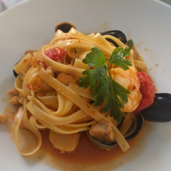 Quattro - Tagliatelle Allo Zafferano Al Profumo Di Mare - Pizza Near Me - Boston, Massachusetts Quattro - Tagliatelle Allo Zafferano Al Profumo Di Mare - Pizza Near Me - Boston, Massachusetts