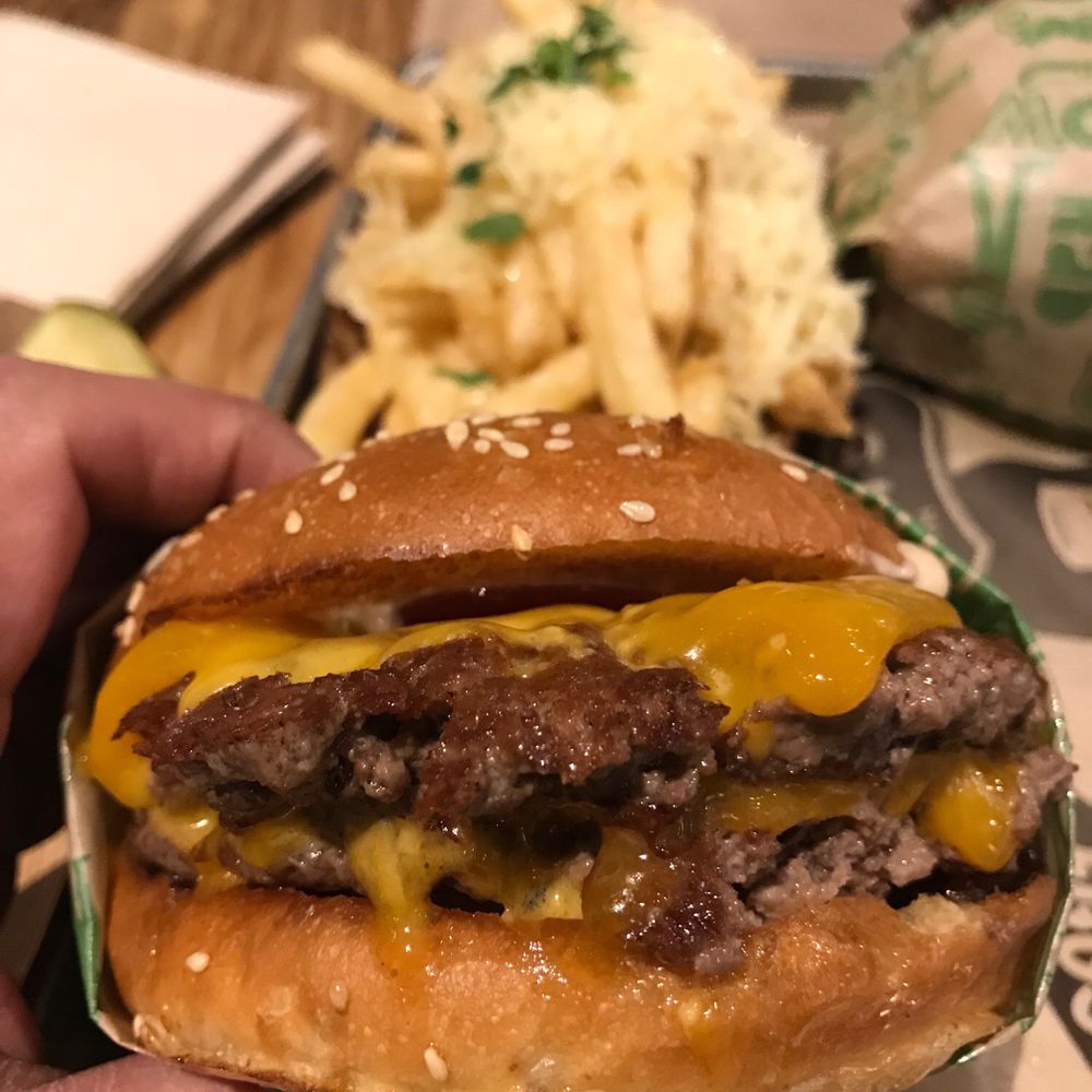 Super Duper W/ Garlic Fries (LEGIT!!!)
