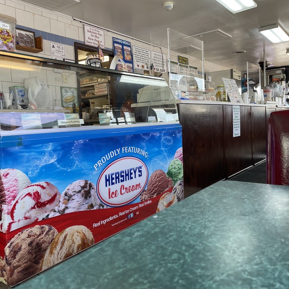 Hot Dog and Hamburger Haven - Inside - Burgers Near Me - Dunn, North Carolina