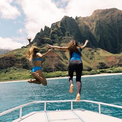 Na Pali Pirates - Jumping off the bow in front of Kalalau.