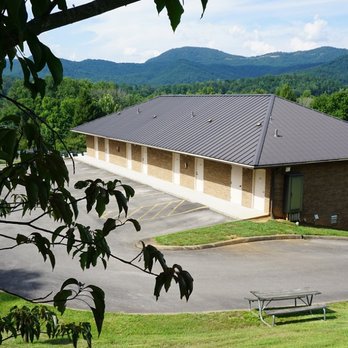 Townsend River Breeze Inn - Birds eye view of our upper building. - Hotels Near Me - Townsend, Tennessee
