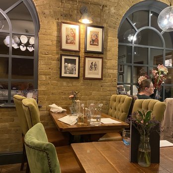 The Blackbird - Pubs Near Me - London, XGL