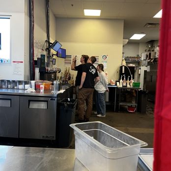 Swig - Still no help and staff taking pics of drive thru camera. - Desserts Near Me - Gilbert, Arizona