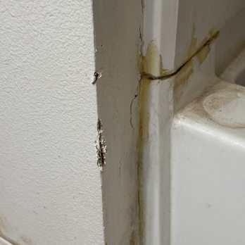 VRR Flooring - New guy - more damage to walls - Carpeting Near Me - Fresno, California